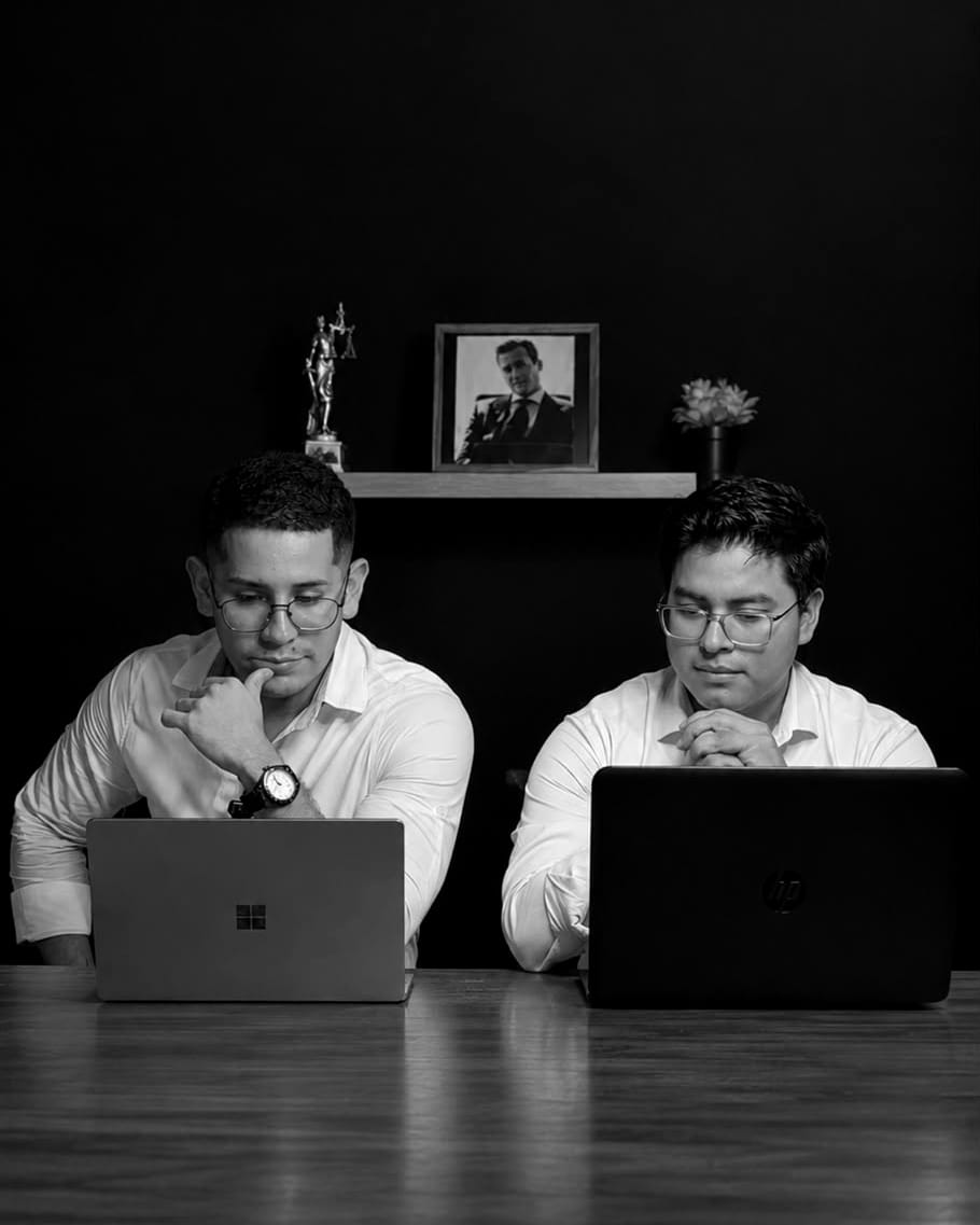 El equipo de Axis trabajando
